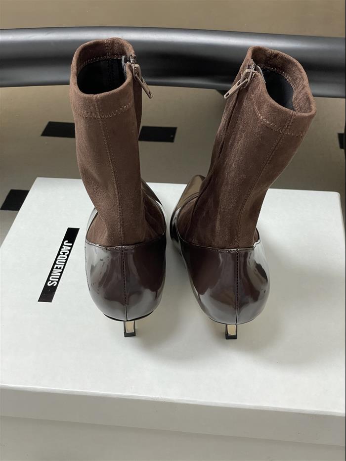 2025112817261494 370